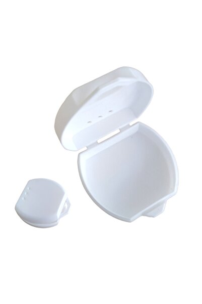 The storage container for Night Plaques can be carried in your bag in your pocket