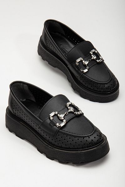 Tonny Black Γυναικείο Loafer με μαύρη πλαϊνή λωρίδα με λεπτομέρεια χοντρή πολυ σόλα loafer με στρας αγκράφα στο μπροστινό μέρος