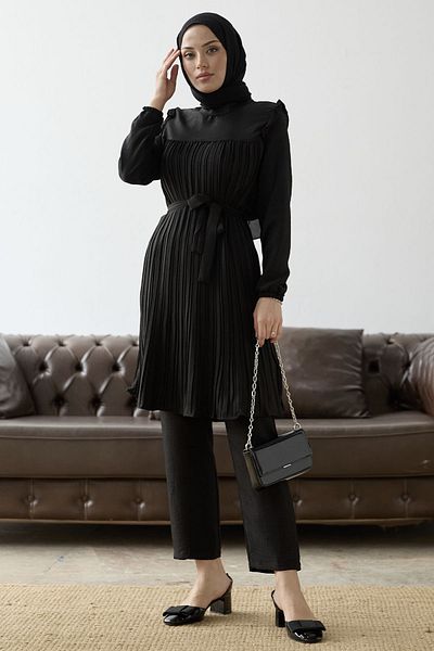 InStyle Pleated Front Ruffle Detail Set - Black