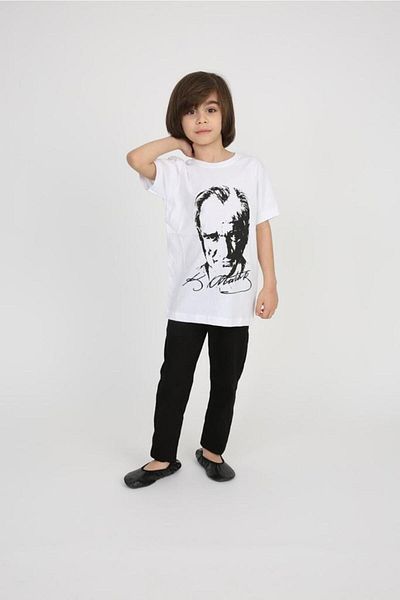 Haba Boy's T-shirt and Pants Set on April 23, October 29