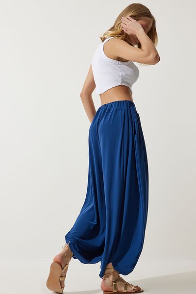 Happiness İstanbul Marineblaue, plissierte, bequeme Baggy-Hose aus Modal für Damen DD01313