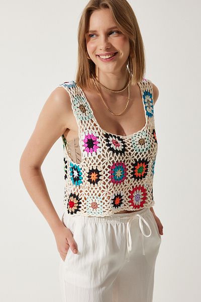 Happiness İstanbul Cremefarbene durchbrochene Sommer-Crop-Strickbluse für Damen TP00040
