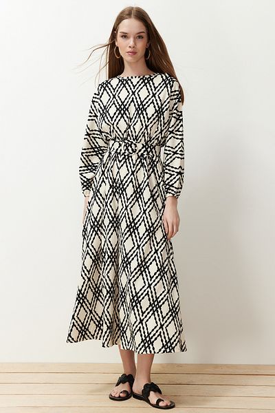Trendyol Modest Rochie neagră cu curea cu model și țesătură șifonată TCTSS24EB00233