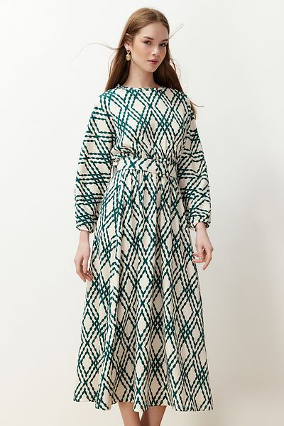 Trendyol Modest فستان منسوج بحزام أخضر منقوش ومفصل TCTSS24EB00233