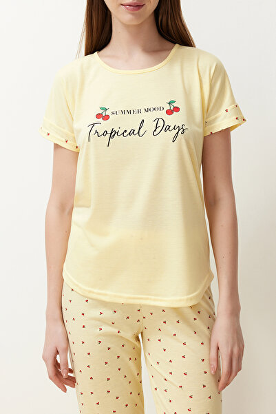Trendyol Collection Sada pleteného pyžama se vzorem žluté třešně THMSS24PT00367