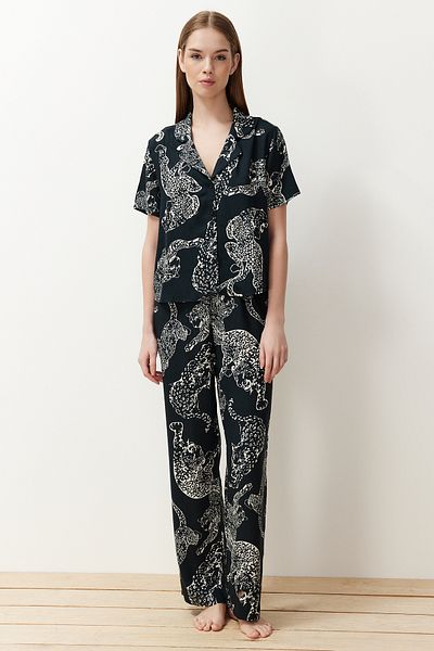 Trendyol Collection Sada pyžama z viskózového tkaného antracitového tygra Thmss24Pt00289