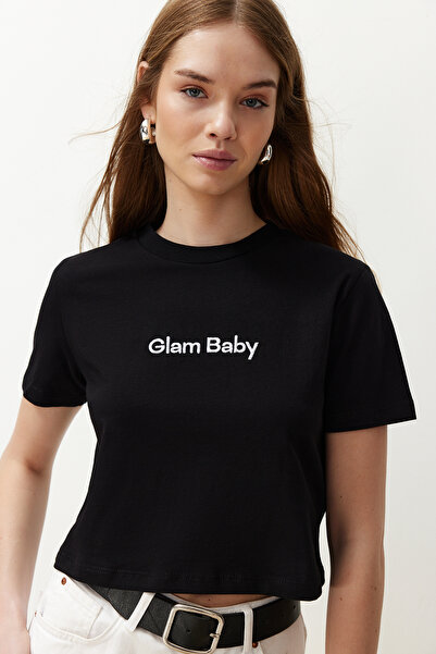 Trendyol Collection Černé 100% silné bavlněné tričko s potiskem Regular Crop Knitted TWOSS24TS00189