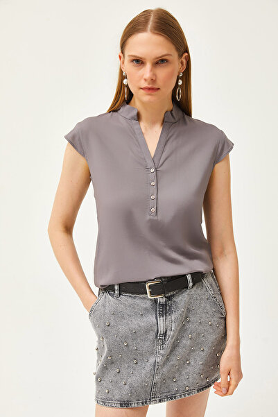 Olalook Bluză gri din viscoză, cu decolteu în V, cu 4 nasturi, BLZ-19000279