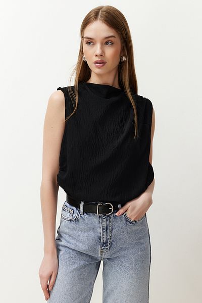 Trendyol Collection Czarna bluzka z okrągłym dekoltem i bezrękawnikiem z tkaniny ściąganej sznurkiem Twoss24Bz00343
