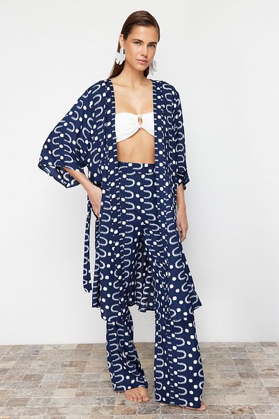 Trendyol Collection Geometrisch gemusterter Midi-Strand-Kimono mit Gürtel und Kaftan TBESS24KM00054