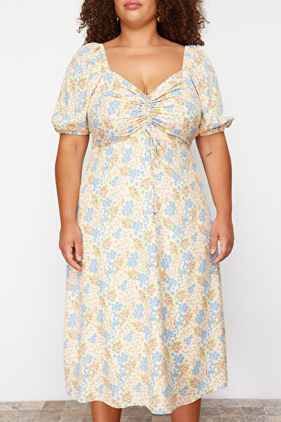 Trendyol Curve Vícebarevné tkané šaty s květinovým vzorem TBBSS23AH00091