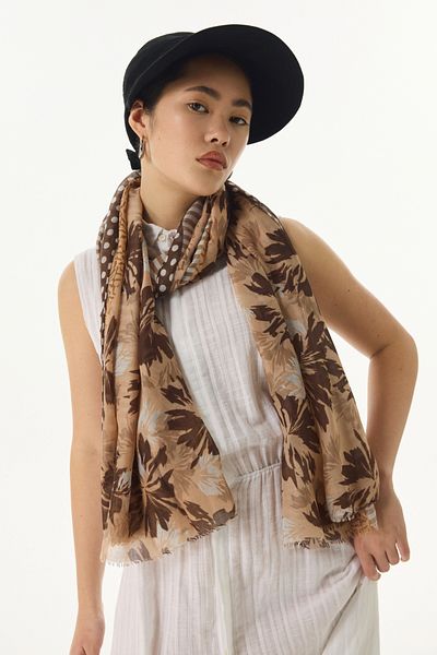 FENZA SCARF Σάλι με φλοράλ βαμβακερό σχέδιο Grace καφέ