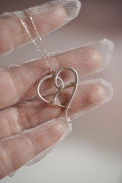 AŞIK ACCESSORIES Şahmaran Yılanlı Kalp Kolye- 925 Ayar Gümüş