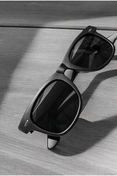 pullmarkt Unisex Sunglasses - Stylish and Comfortable Design