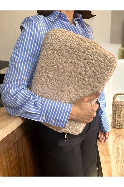 PLUSH STUDIO TeddyChic 13.3 inch PlushGuard - Husă și geantă pentru laptop, clutch 36x26cm