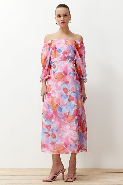 Trendyol Collection A-Linien-Maxikleid aus Chiffon mit Carmen-Ausschnitt und rosa Blumendruck TWOSS23EL02422