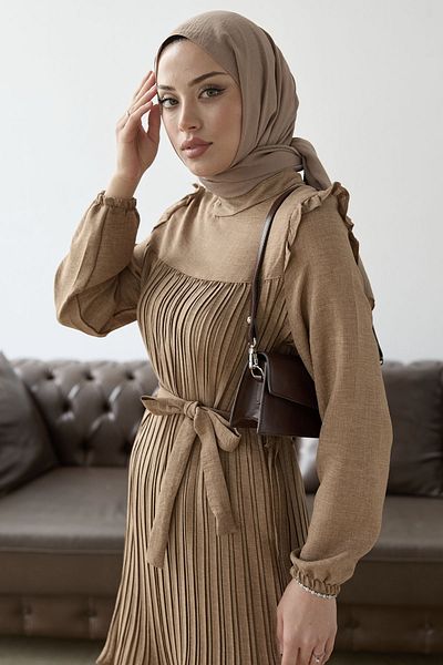 InStyle Front Pleated Ruffle Detail Set - Brown