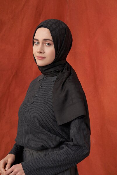 ARMANDA ITALIAN JACQUARD BLOCK PATTERNED SHAL