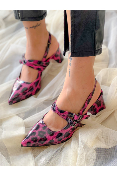 irmona VERONİKA PEMBE LEOPAR RUGAN 2 TOKALI KISA ÖKÇE SANDALET