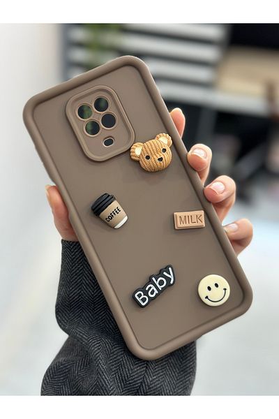 Go Aksesuar جراب سيليكون متوافق مع هاتف Xiaomi Redmi Note 9s - Redmi Note 9 Pro بتصميم شوكولاتة للأطفال مع لعبة