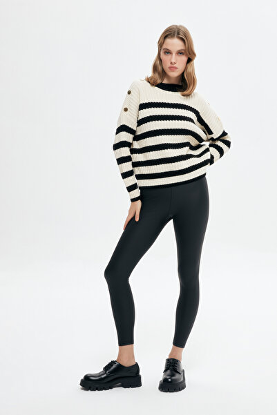 Quzu Omzu Düğmeli Çizgili Kazak Siyah