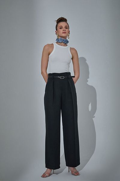 Quzu Belt Detailed High Waist Wide Leg Trousers Black