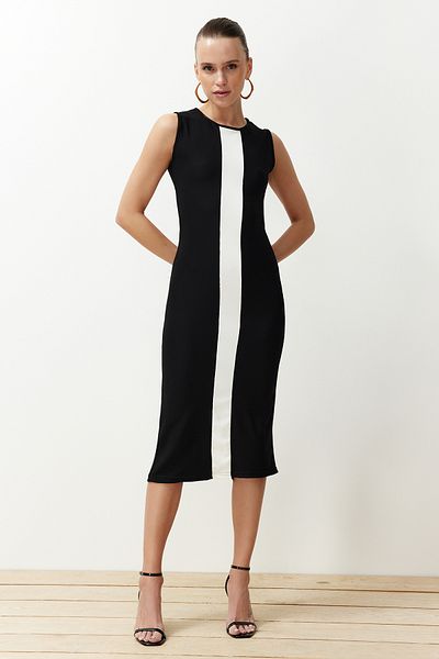 Trendyol Collection Flexibilní černé osmanské midi tužkové šaty - Bodycone Fit TWOSS24EL00967