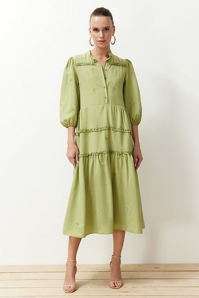 Trendyol Collection Φόρεμα με ανοιχτό ίσιο κέντημα μίντι υφαντό TWOAW22EL0882