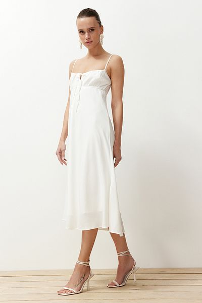 Trendyol Collection Midi tkané šaty Ecru A-line s límcem TWOSS24EL00739