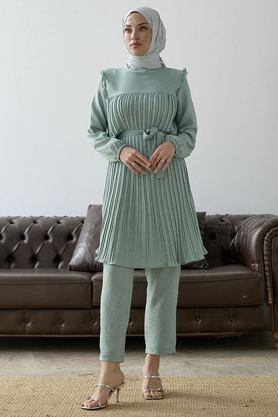 InStyle Pleated Frill Detail Set on the Front - Water Green