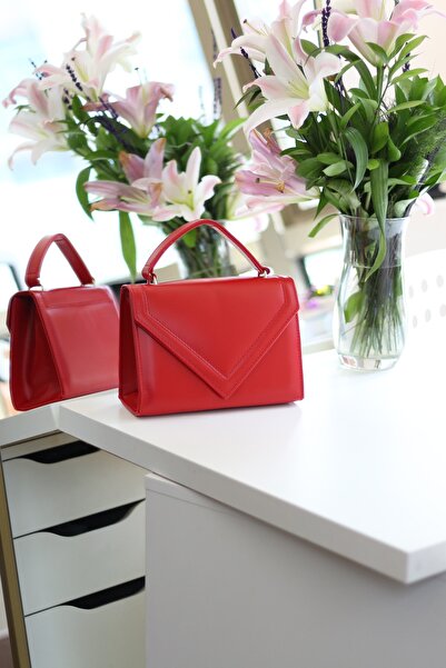 Moom Bag Woman's Red Matte Envelope Detailed Hand & Shoulder Bag