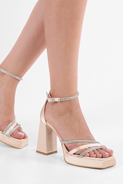 Shoeberry Жіночі туфлі на платформі з камінням Beau Ten Saten