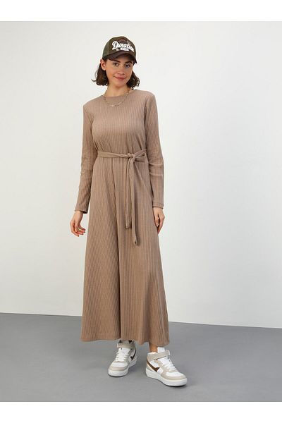 Benin Nerz-Camisole-Hijab-Kleid – mit Gürtel – Benin