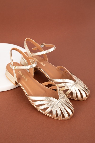 Gondol Kadın Hakiki Deri Şık Kısa Topuklu Sandalet Ss.2025