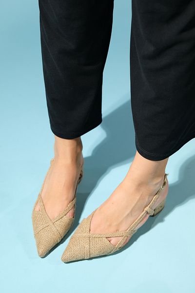 LuviShoes STEVE Beige Strohsandalen für Damen mit niedrigem Absatz