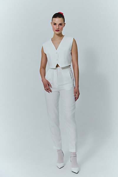 Quzu Button Detailed Short Vest Jacket Ecru