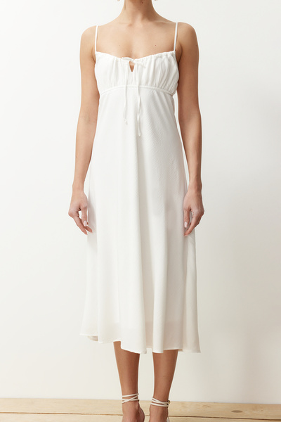 Trendyol Collection Midi tkané šaty Ecru A-line s límcem TWOSS24EL00739