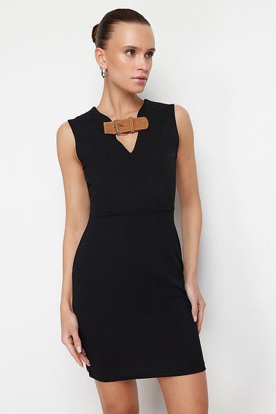 Trendyol Collection Černý potápěčský krepový detail jednoduchého opasku Přiléhavé mini flexibilní pletené tužkové šaty TWOSS24EL00789