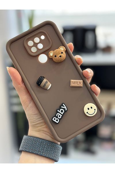 Go Aksesuar جراب سيليكون متوافق مع هاتف Xiaomi Redmi Note 9 بتصميم شوكولاتة للأطفال مع لعبة