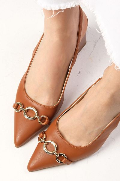 Mio Gusto Elvin Tan Color Pointed Toe Heeled Shoes with Chain Accessories