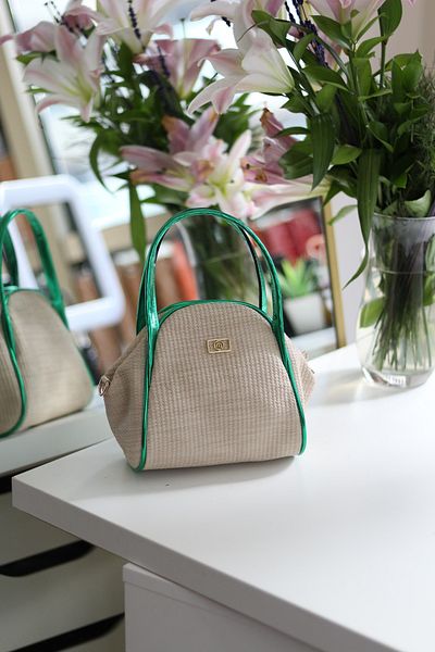 Moom Bag Γυναικεία τσάντα ώμου με πράσινη ψάθινη εμφάνιση με διπλή λαβή