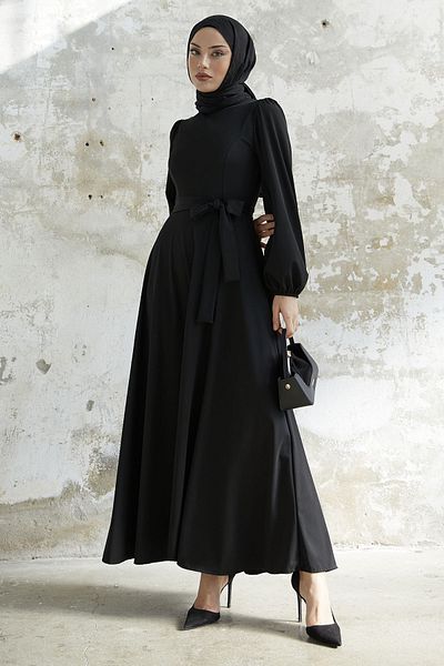 InStyle Scuba-Kleid mit Gürtel – Schwarz