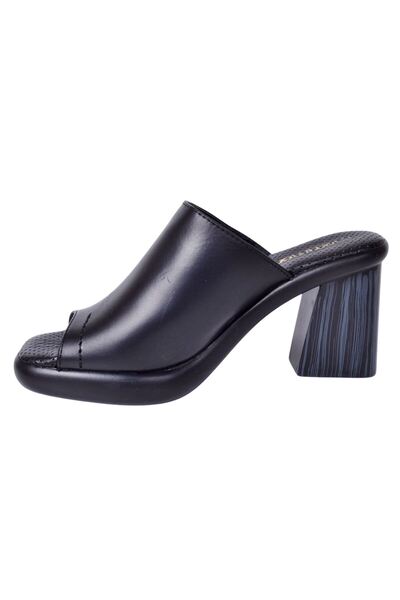 Mammamia D24YT-2255 Μαύρες γυναικείες δερμάτινες παντόφλες με τακούνι