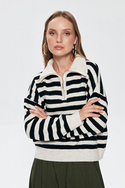 Quzu Fermuarlı Dik Yaka Kazak Ekru-Siyah