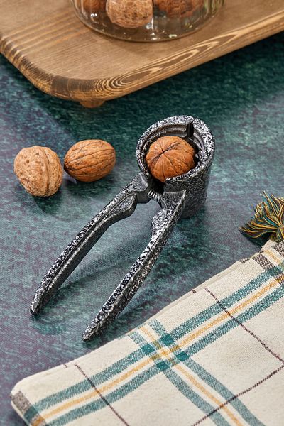 ŞAKİLATA CONCEPT Professional-Practical Nuts Casting Domestic Production Cracker