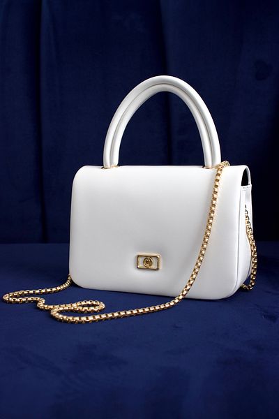 mossi Women's Shoulder Bag with White Chain Strap