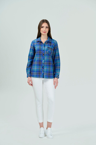 TOLGA SARAÇOĞLU 10843 CAMASĂ ÎN CAROȚĂ DETALIE CU DUNĂ ALBASTRĂ