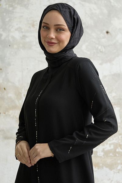 InStyle فيريس مطرز بالأحجار - أسود