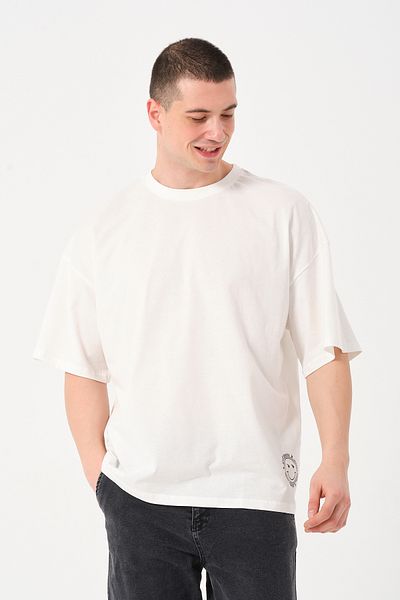 Owut Collection Ανδρικό μπλουζάκι Ecru Crew Neck Smile με λεπτομέρεια σε μεγάλο μέγεθος