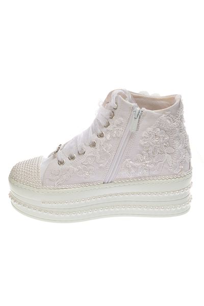 Ayakkabı Tutkusu Stilo ® Quality and Elegance White Bridal Sneakers with Guipure Detail Flower Patterns and Artificial Flower